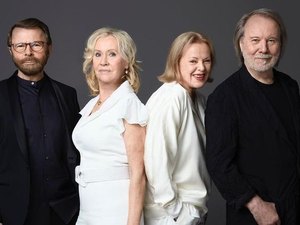 ABBA retorna aos palcos com novo álbum, Voyage, após 40 anos