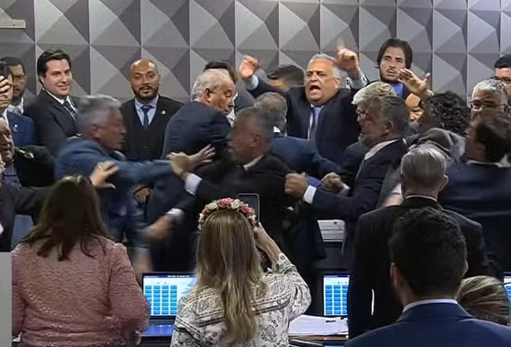 Em sessão marcada por confusão, Gaspar encurrala filho de Lula e aprova quebra de sigilos