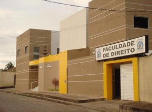 Faculdade de Arapiraca está proibida de realizar vestibular em 2014