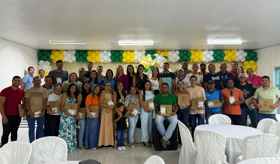 Prefeita participa de comemoração pelo dia dos agentes de saúde e de endemias em Novo Lino