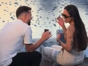 Vídeo de pedido de casamento interrompido em espaço público viraliza nas redes sociais
