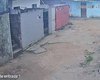 Câmera de segurança flagra homem invadindo casas no bairro Clima Bom em Maceió
