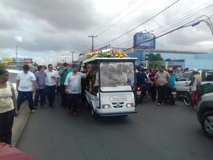 Empresário de Arapiraca é sepultado sob forte comoção