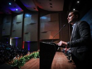 “Não fazemos gestão para ganhar aplausos e sim para mudar vidas”, destaca Alexandre Ayres