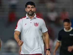 Após 11 derrotas, CRB anuncia fim da direção de Ari Barros