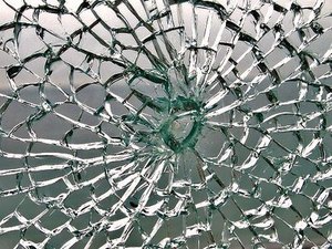 Loja de roupas é invadida por bandidos em Maceió
