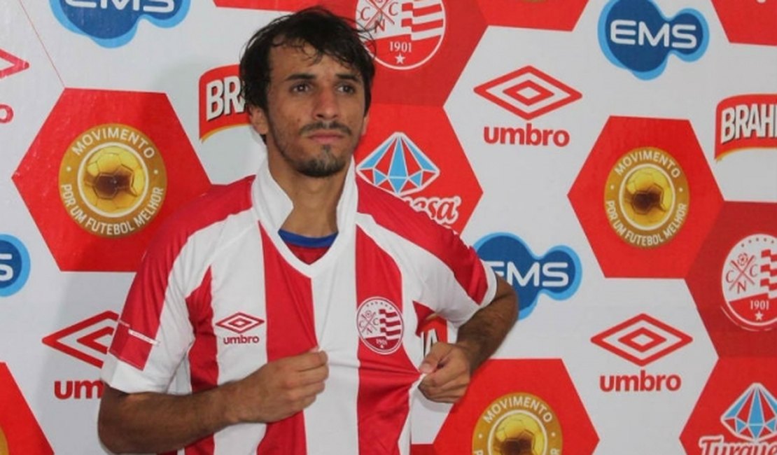 Caíque não teme pressão em vestir a camisa do Náutico