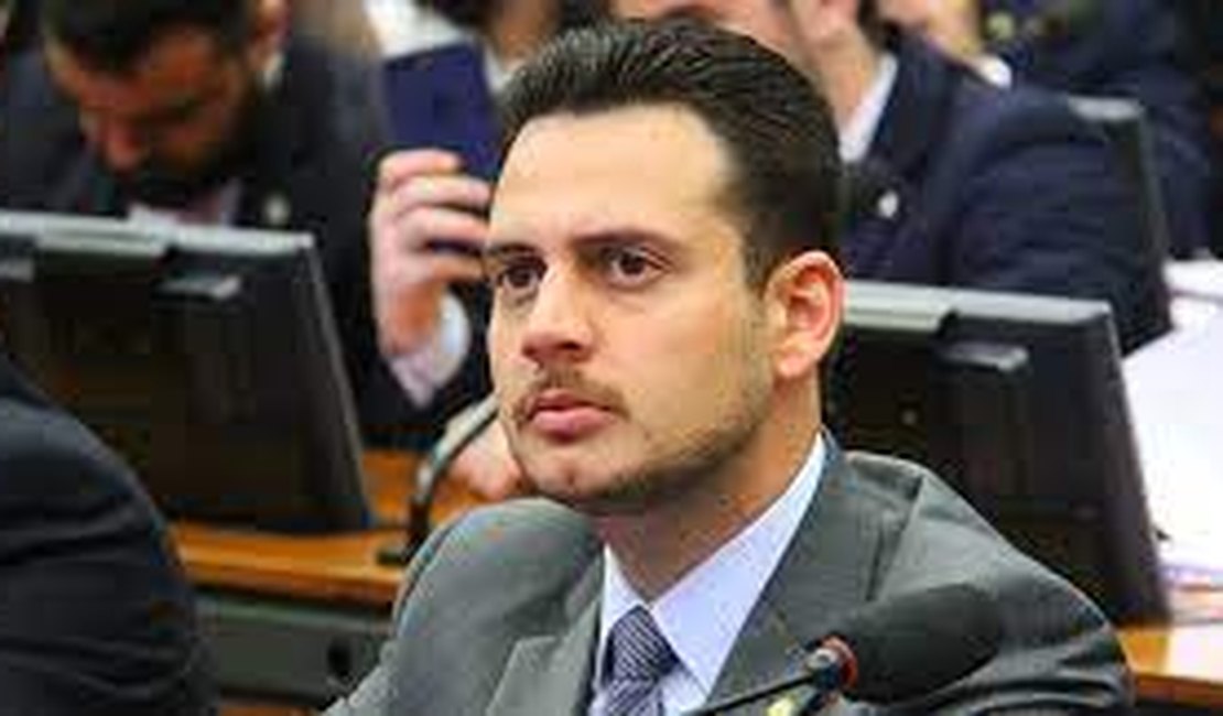 Dono de quase 70 mil votos em 2022, para onde vai Nivaldo Albuquerque?