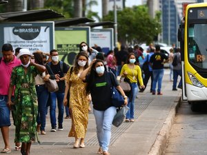 Brasil registra 224.567 casos de Covid-19 em 24 horas e bate novo recorde