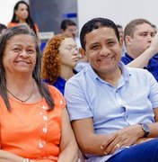 'Júlia é Júlio': campanha aposta na associação com prefeito de Palmeira para conquistar eleitores