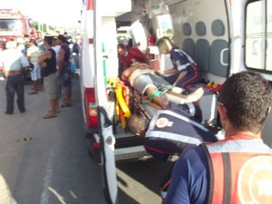 [Vídeo] Acidente envolvendo cinco veículos deixa dois mortos