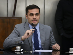 Surto de meningite em Maceió: Alexandre Ayres volta a cobrar fornecimento de vacina contra a meningite tipo B pelo SUS