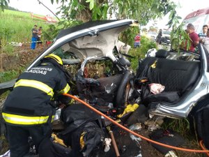 Boca da Mata: colisão entre carro e árvore resulta em três mortos e um ferido 