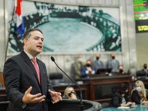 Estado revisará contribuição previdenciária de funcionários públicos