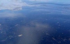 Manchas de petróleo invadiram praias de Japaratinga