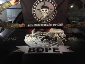 Suspeito de tráfico é preso com drogas e arma no Trapiche da Barra