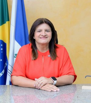 Ziane Costa celebra chegada de nove novos cursos da Ufal ao Sertão