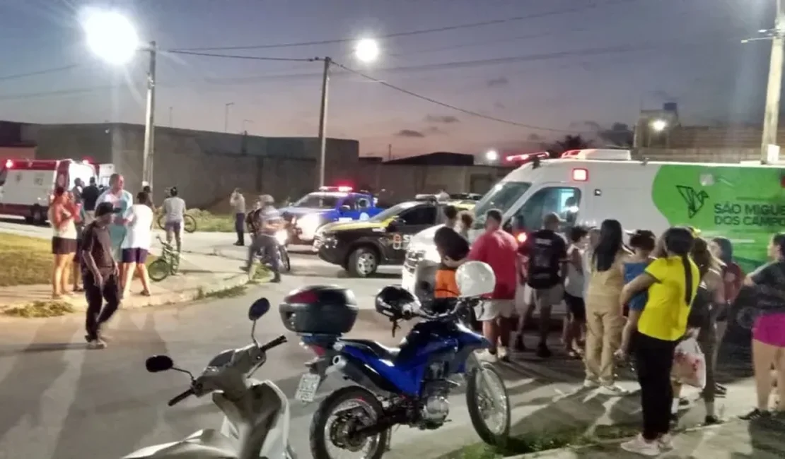 Motociclista adolescente atropela crianças em São Miguel dos Campos