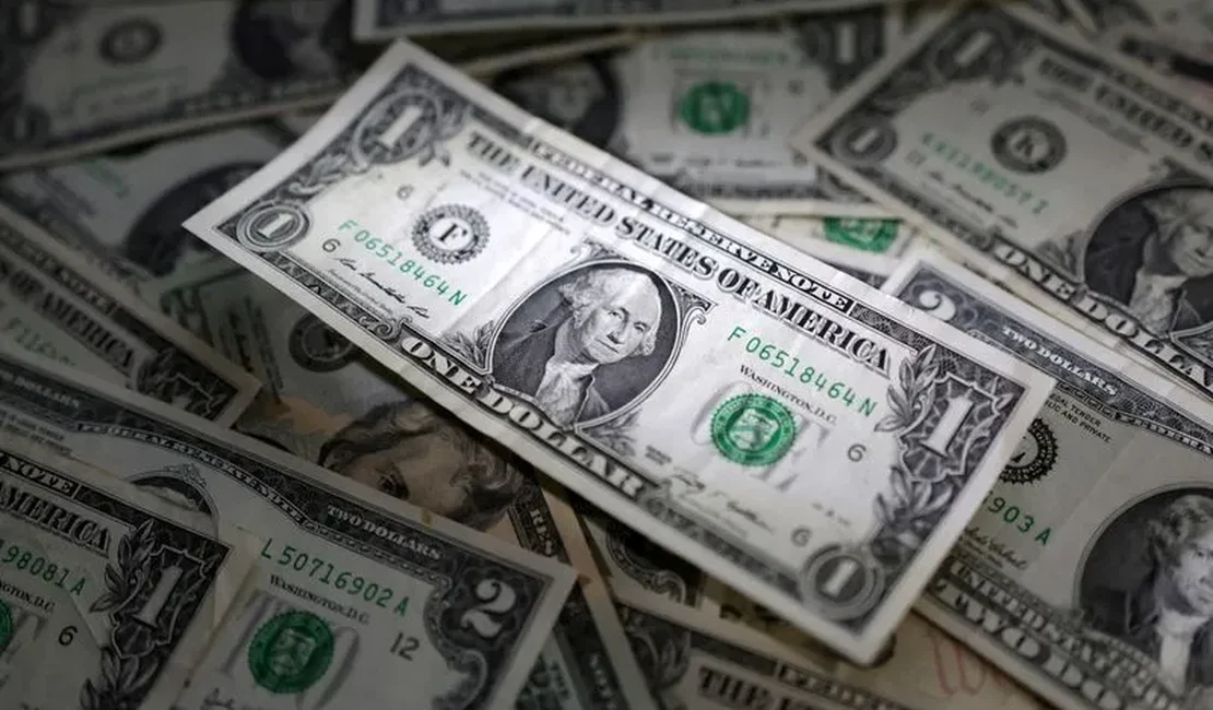 Dólar fecha a R$ 5,35, menor valor em mais de um ano