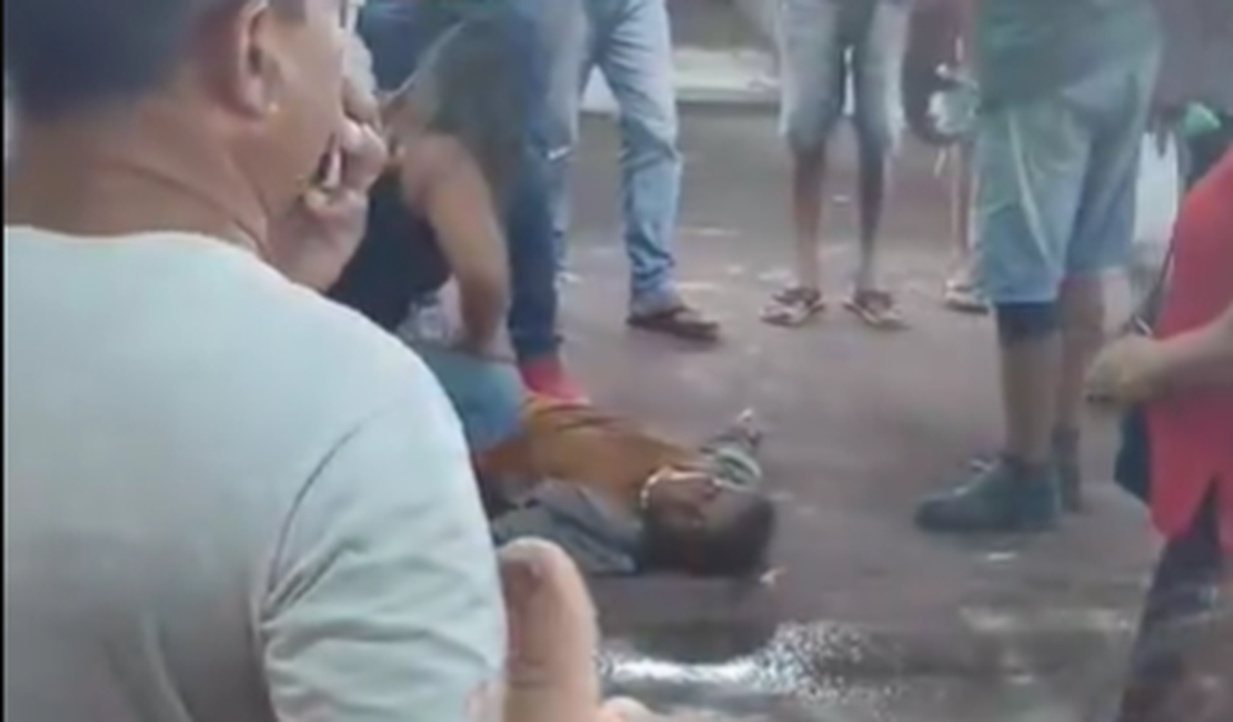 Trabalhador fica ferido após despencar de telhado no Mercado Público de Marechal Deodoro