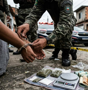 Menores são apreendidos com drogas e balança de precisão no Vergel do Lago