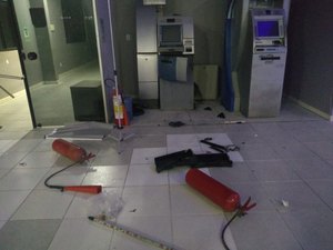 Imagens do roubo a caixa eletrônico na prefeitura de Arapiraca são encaminhadas à PF