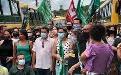 Professores realizam protesto na frente da Prefeitura de Igaci, no Agreste de Alagoas