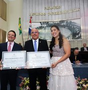 Deputada Gabi Gonçalves homenageia Desembargador Fernando Tourinho em Sessão Solene