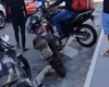 Motociclistas cercam prédio na Ponta Verde após suposto calote em pedido de comida