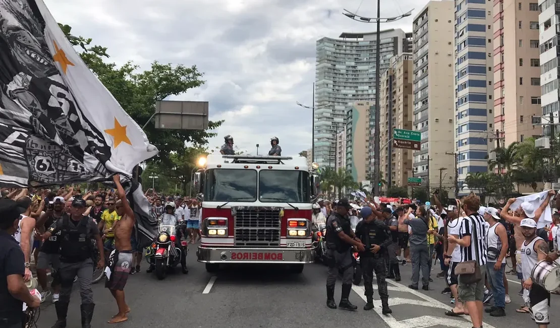 Pelé Eterno! Corpo de Edson Arantes do Nascimento é sepultado em Santos