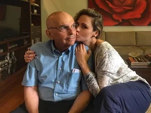 Irmã de Ana Paula Renault fala sobre saúde do pai, internado em BH