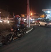 Motociclista colide em carro parado na AL 220, em Arapiraca