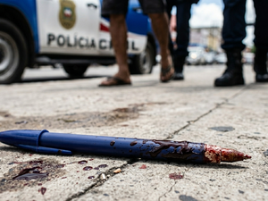 Homem é preso em Maceió suspeito de golpear esposa utilizando caneta