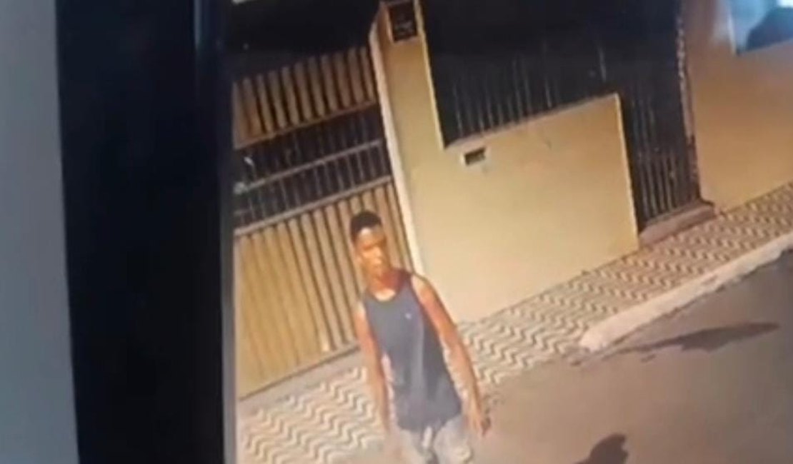 [Vídeo] Motorista por aplicativo e passageira são roubados no bairro do Farol, em Maceió