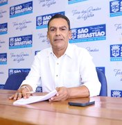 Charles Pacheco sanciona leis que garantem reajuste salarial aos servidores municipais de São Sebastião