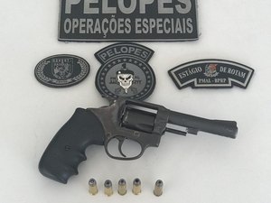 Homem é preso portando arma de fogo em plena luz do dia, em Arapiraca