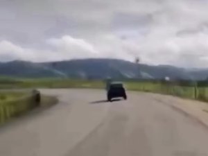 Motorista em zigue-zague colide frontalmente contra caminhão em Maribondo