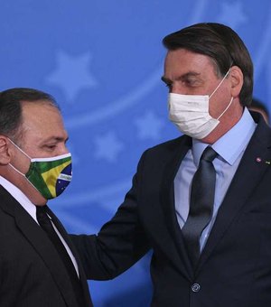 Bolsonaro nega que Pazuello sofra pressão de ala militar