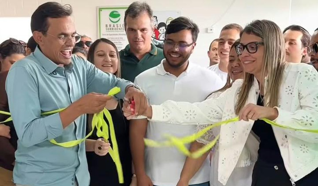 Messias celebra 64 anos de emancipação com inauguração, entrega de veículos, ações na educação, na saúde, torneio de futebol e desfile de bandas