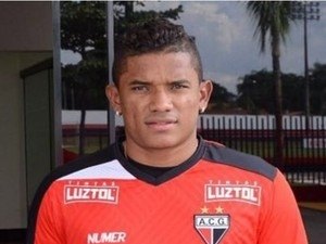 Artilheiro do CSA no campeonato alagoano, Luis Soares, se apresenta no Atlético de Goiás.