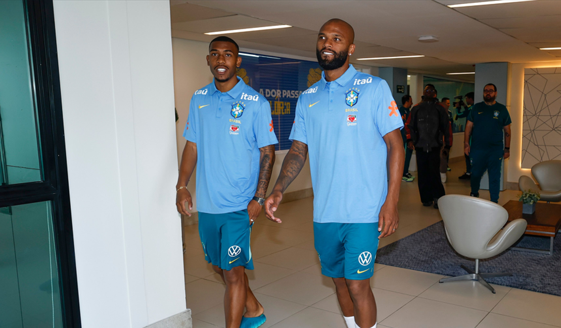 Jogadores da Seleção chegam à Granja Comary para iniciar preparação para a Copa do Mundo
