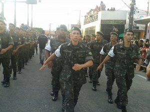 Desfile encerra festejos pelos 91 anos de emancipação política de Arapiraca