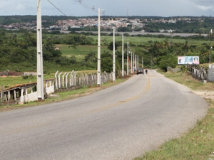 Acidente entre carro e moto deixa duas pessoas feridas em Penedo