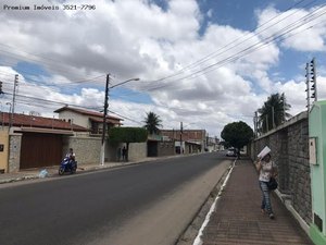 Casal de idosos é mantido refém durante assalto em Arapiraca