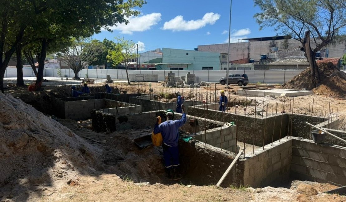 Praça da Faculdade passa por requalificação completa