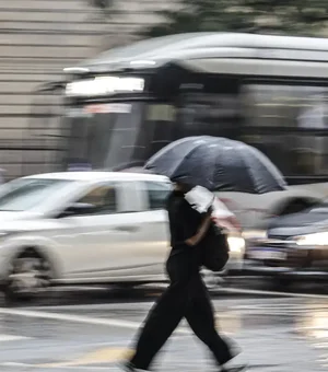 Inmet emite alerta para o RS de ventos de até 100 km/h e tempestade