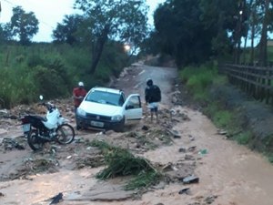 [Vídeo] Chuvas causam estragos na zona rural de Arapiraca