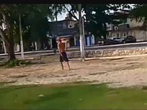 [Vídeo] Homem é flagrado furtando banco de praça no Vergel do Lago