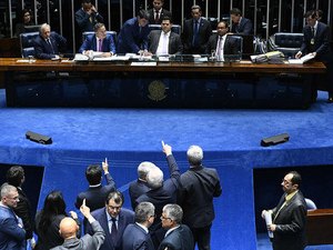 Texto contra abuso de autoridade é aprovado na CCJ e avança no Senado