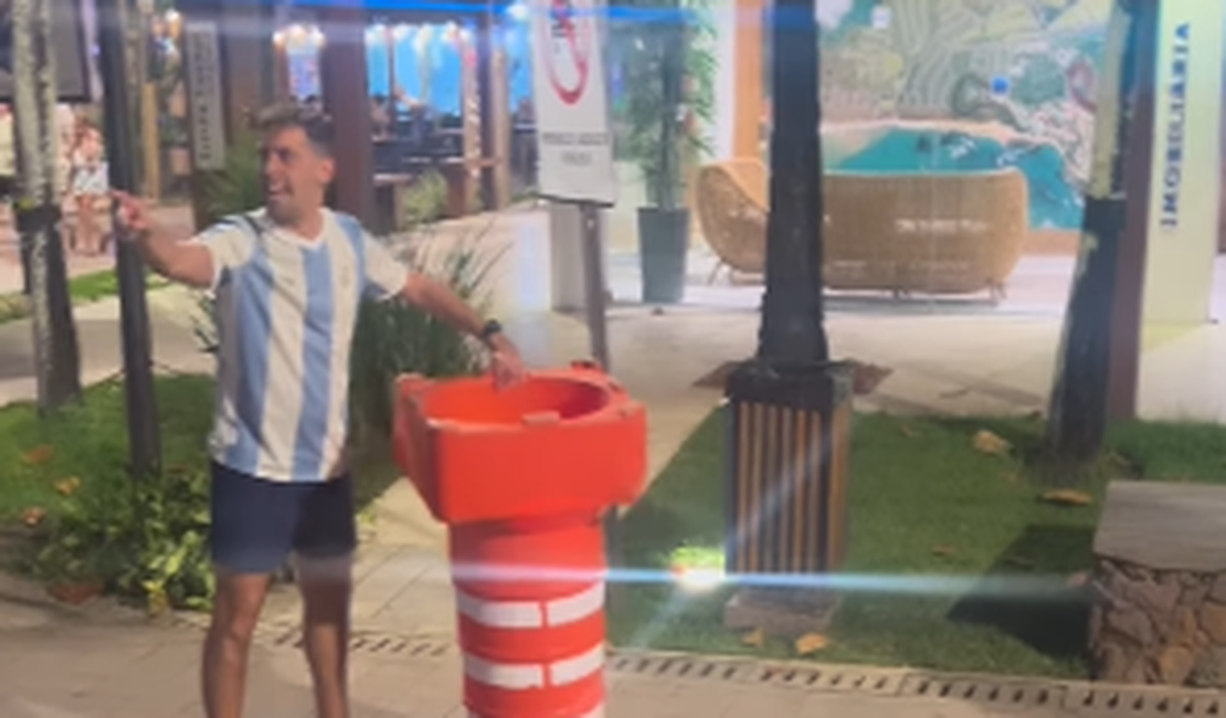 Torcedor argentino causa nas ruas de cidada Bahia após derrota na  Copa